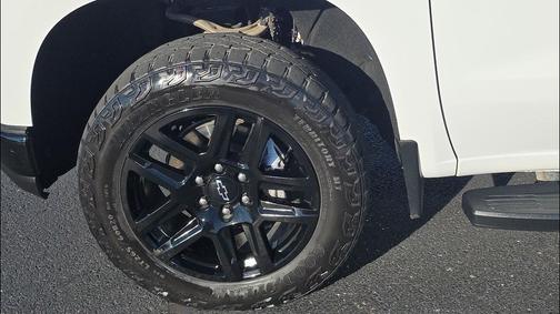 2022 Chevrolet Silverado 1500 Custom Trail Boss