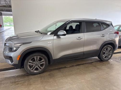 Steel Gray 2021 Kia Seltos LX