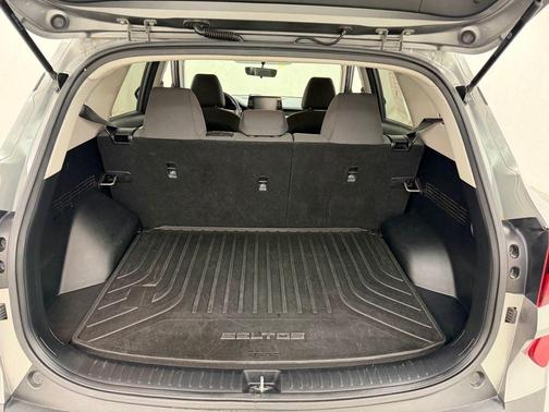 Steel Gray 2021 Kia Seltos LX