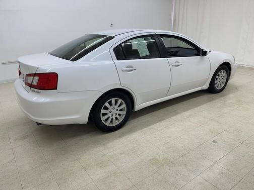 2011 Mitsubishi Galant Base