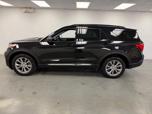 Agate Black Metallic 2020 Ford Explorer XLT