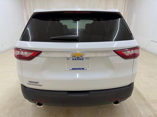 Summit White 2018 Chevrolet Traverse LS