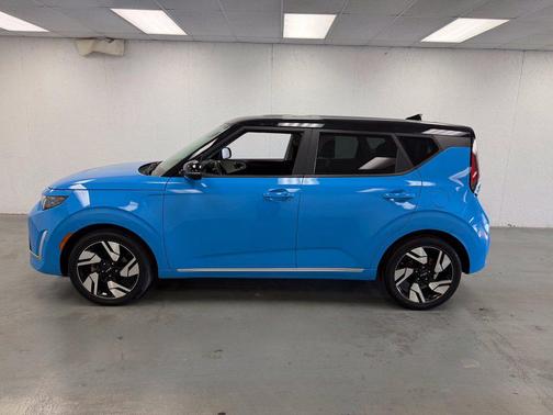 Surf Blue w/Black Roof 2023 Kia Soul GT-Line