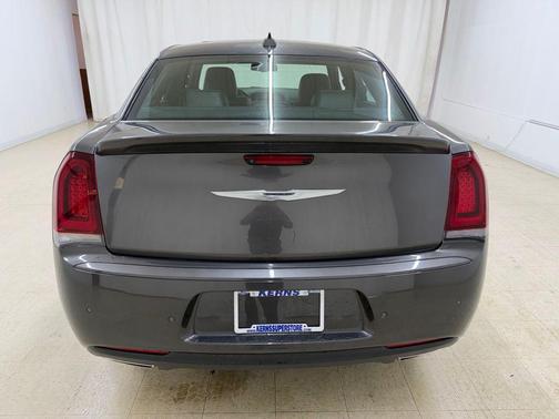Granite Crystal Metallic Clearcoat 2022 Chrysler 300 S