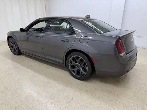 Granite Crystal Metallic Clearcoat 2022 Chrysler 300 S