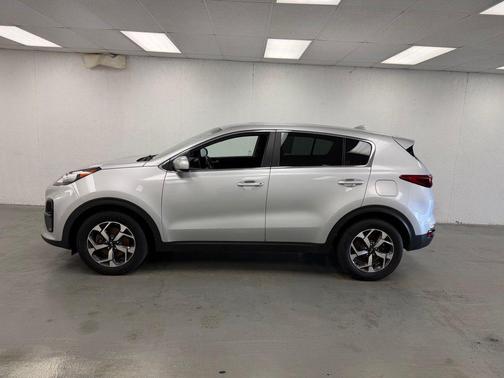 Sparkling Silver 2020 Kia Sportage LX