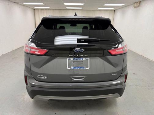Carbonized Gray Metallic 2024 Ford Edge SEL