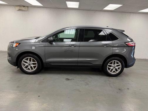 Carbonized Gray Metallic 2024 Ford Edge SEL