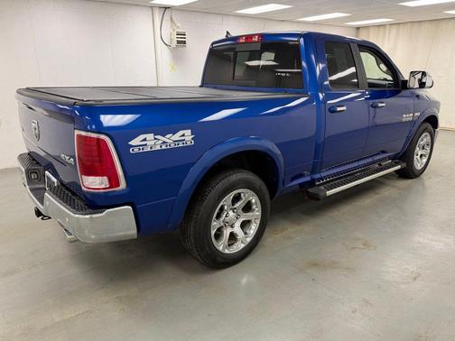 Blue Streak Pearlcoat 2017 RAM 1500 Laramie