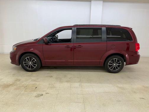 Octane Red Pearlcoat 2018 Dodge Grand Caravan GT