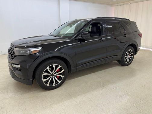 Black Metallic 2024 Ford Explorer ST-Line
