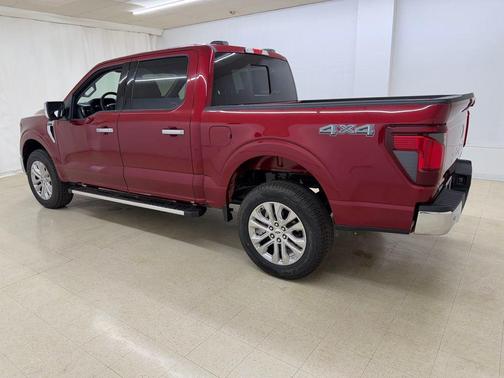 Ruby Red Metallic Tinted Clearcoat 2026 Ford F-150 XLT