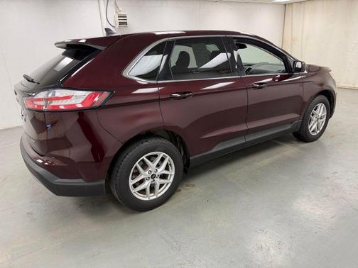 Burgundy Velvet Metallic Tinted Clearcoat 2023 Ford Edge SEL