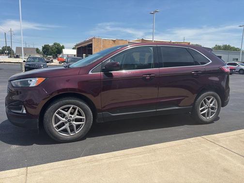 Burgundy Velvet Metallic Tinted Clearcoat 2023 Ford Edge SEL