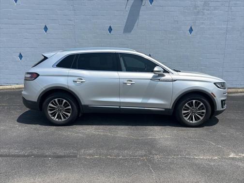 2019 Lincoln Nautilus Select