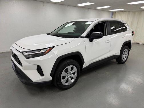 Ice Cap 2024 Toyota RAV4 LE