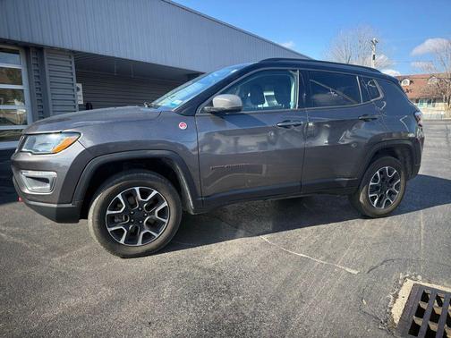 Granite Crystal Metallic Clearcoat 2020 Jeep Compass Trailhawk
