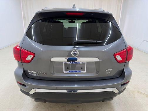 Gun Metallic 2019 Nissan Pathfinder SL