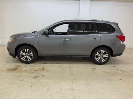 Gun Metallic 2019 Nissan Pathfinder SL