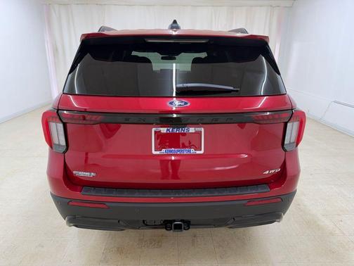 Rapid Red Metallic Tinted Clearcoat 2026 Ford Explorer ST-Line