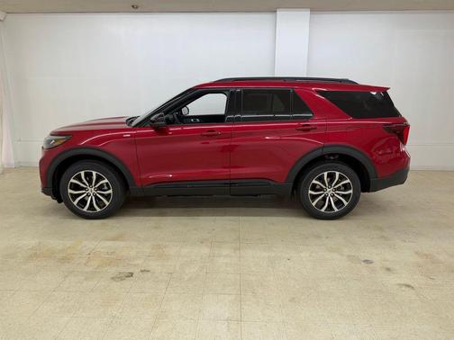 Rapid Red Metallic Tinted Clearcoat 2026 Ford Explorer ST-Line