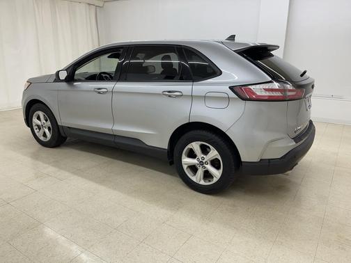 2020 Ford Edge SE