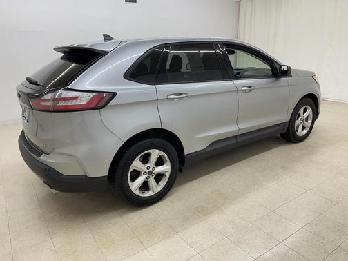 2020 Ford Edge SE
