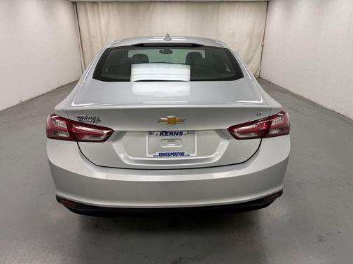 Silver Ice Metallic 2021 Chevrolet Malibu FWD LT