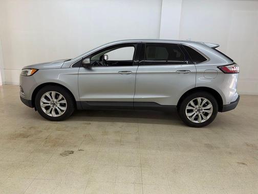 Iconic Silver Metallic 2020 Ford Edge Titanium