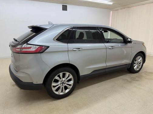 Iconic Silver Metallic 2020 Ford Edge Titanium