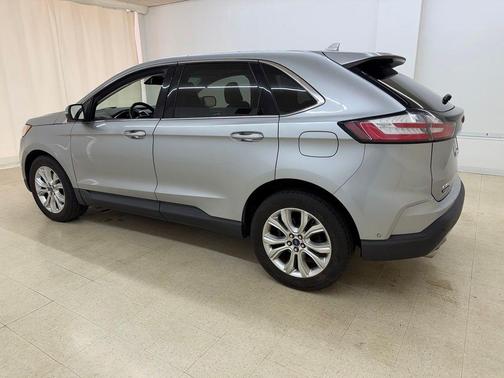 Iconic Silver Metallic 2020 Ford Edge Titanium