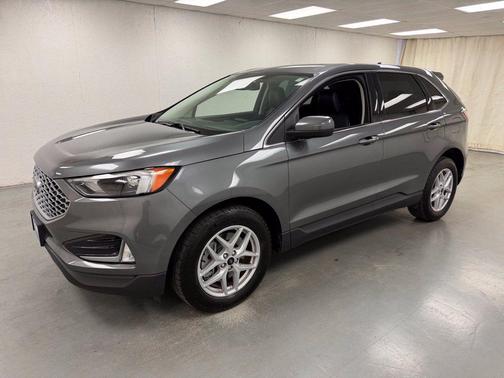 Carbonized Gray Metallic 2024 Ford Edge SEL