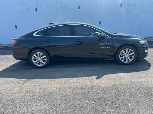 Mosaic Black Metallic 2019 Chevrolet Malibu LT