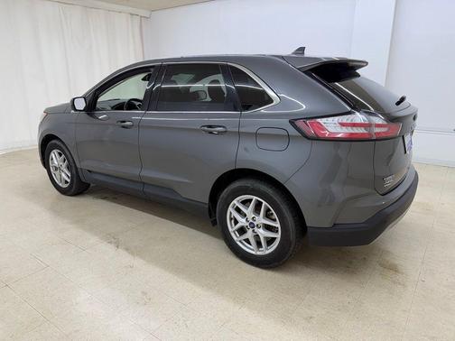 Carbonized Gray Metallic 2022 Ford Edge SEL