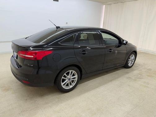 Shadow Black 2018 Ford Focus SE