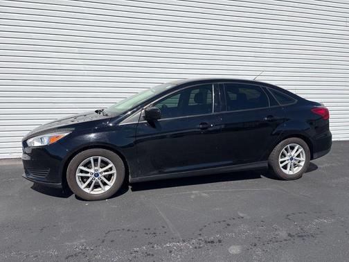 Shadow Black 2018 Ford Focus SE