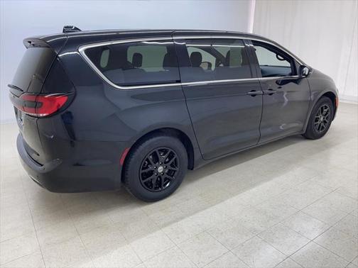 2023 Chrysler Pacifica Touring