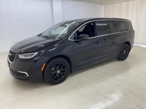 2023 Chrysler Pacifica Touring