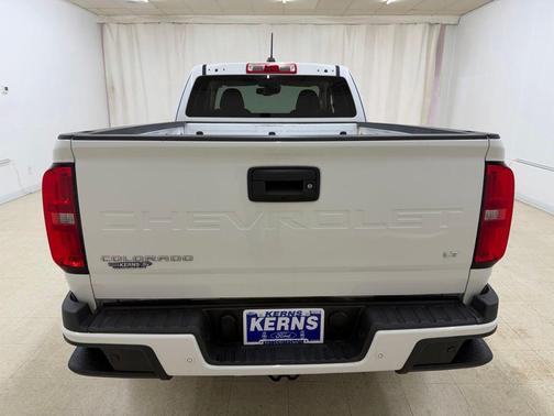 Summit White 2022 Chevrolet Colorado LT