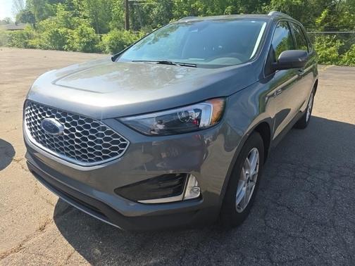 Carbonized Gray Metallic 2024 Ford Edge SEL