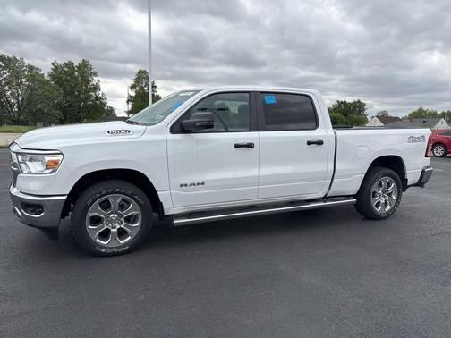 Bright White Clearcoat 2023 RAM 1500 Big Horn/Lone Star