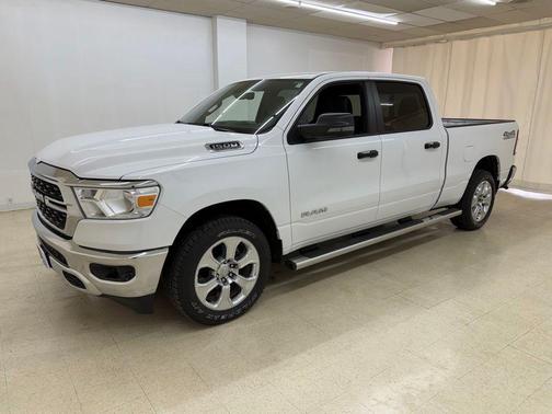 Bright White Clearcoat 2023 RAM 1500 Big Horn/Lone Star