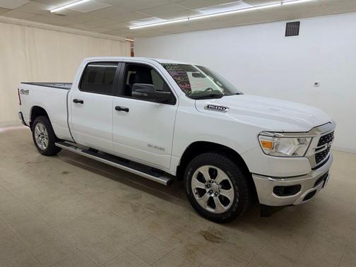 Bright White Clearcoat 2023 RAM 1500 Big Horn/Lone Star