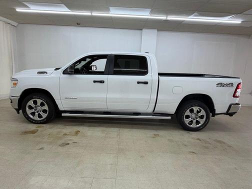 Bright White Clearcoat 2023 RAM 1500 Big Horn/Lone Star