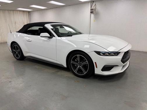 Oxford White 2025 Ford Mustang EcoBoost Premium