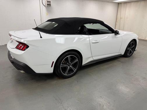 Oxford White 2025 Ford Mustang EcoBoost Premium