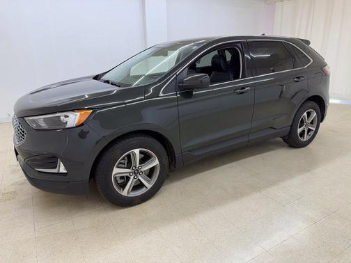 Forged Green Metallic 2024 Ford Edge SEL