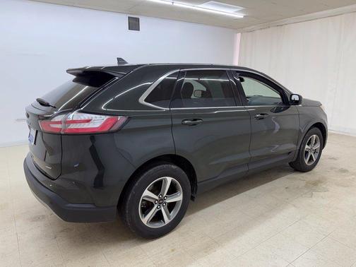 Forged Green Metallic 2024 Ford Edge SEL