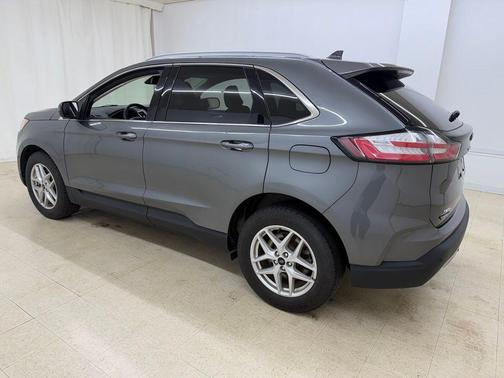 Carbonized Gray Metallic 2024 Ford Edge SEL
