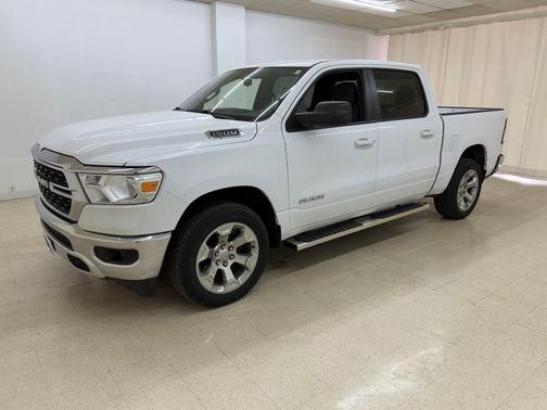 Bright White Clearcoat 2022 RAM 1500 Big Horn/Lone Star